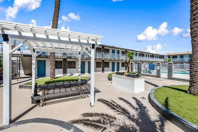 $799 | 3025 North 32nd Street, Unit 10, Phoenix, AZ 85018