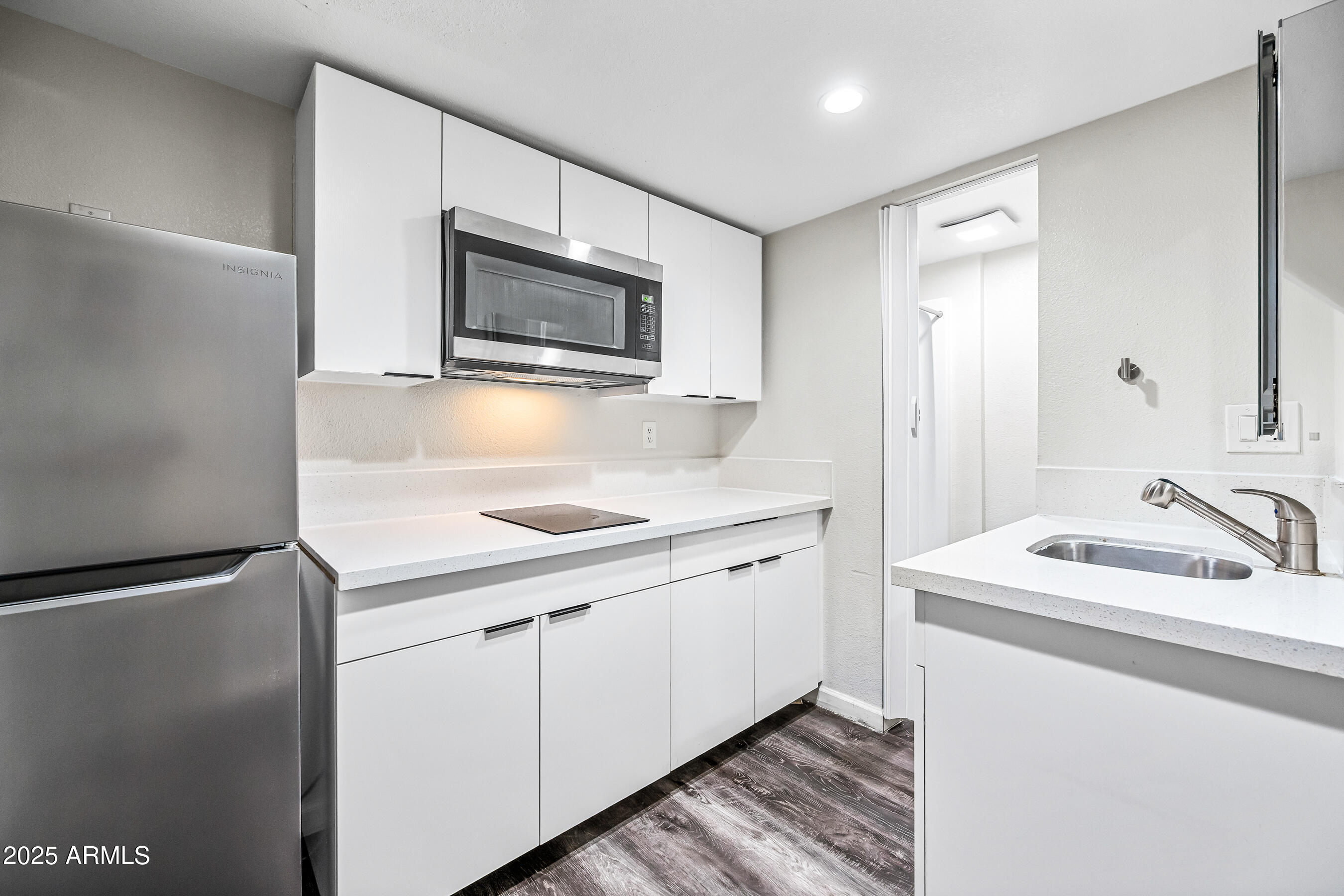 3025 North 32nd Street, Unit 10 Phoenix, AZ 85018 - Photo 7 of 21 a utility room with washer and dryer