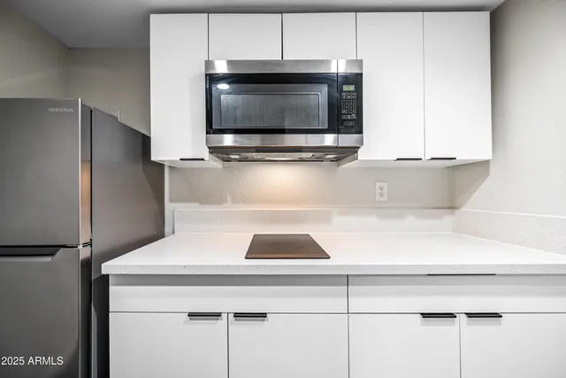 $799 | 3025 North 32nd Street, Unit 10, Phoenix, AZ 85018