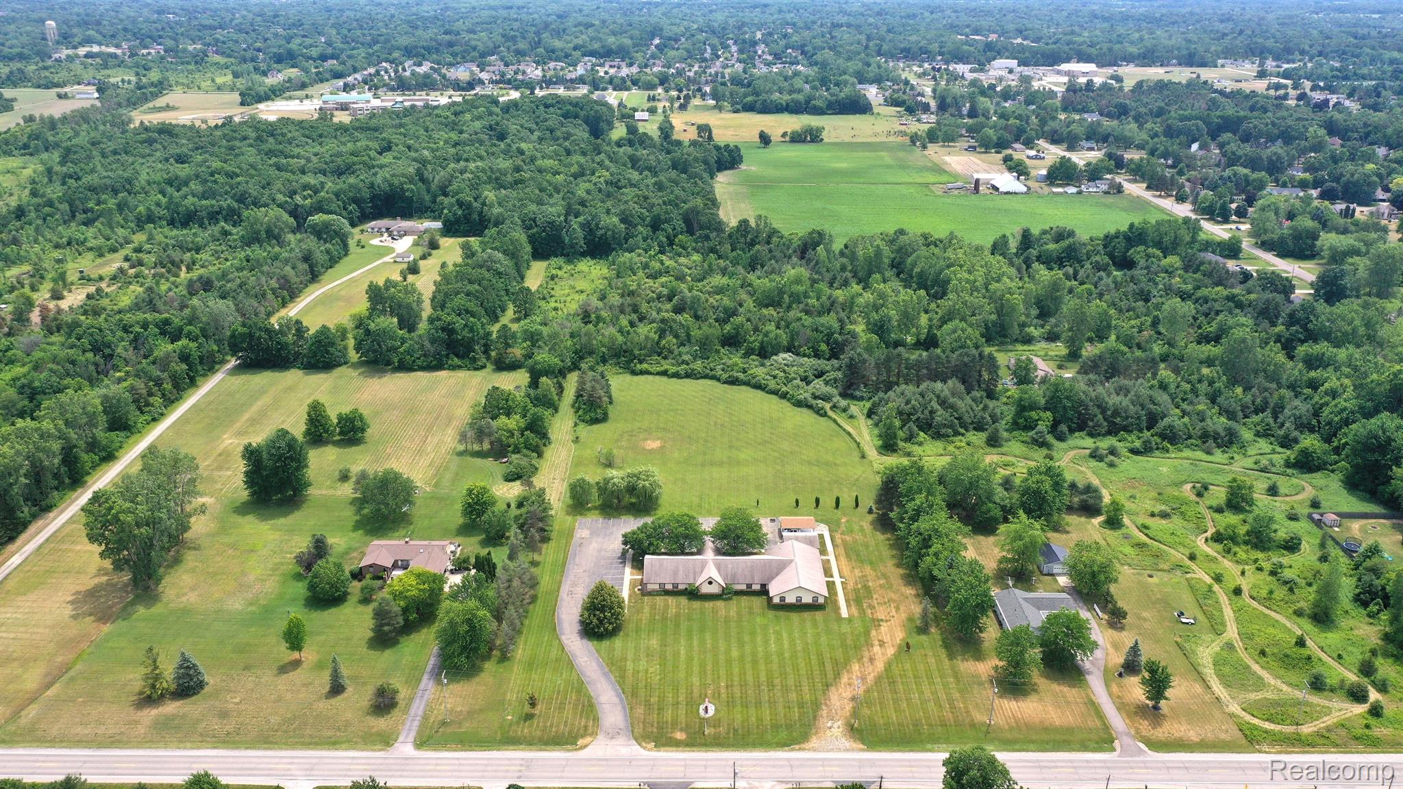 8163 Coldwater Road Flushing, MI 48433 - Photo 2 of 65 Gallery Image 2