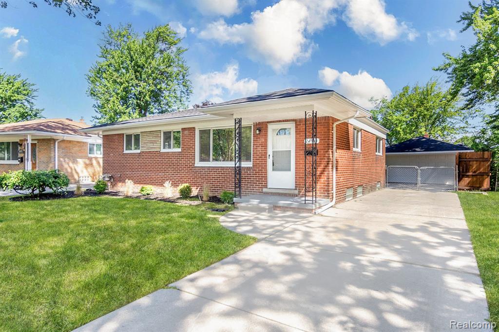 24865 Ridgecroft Avenue Eastpointe, MI 48021 - Photo 2 of 33