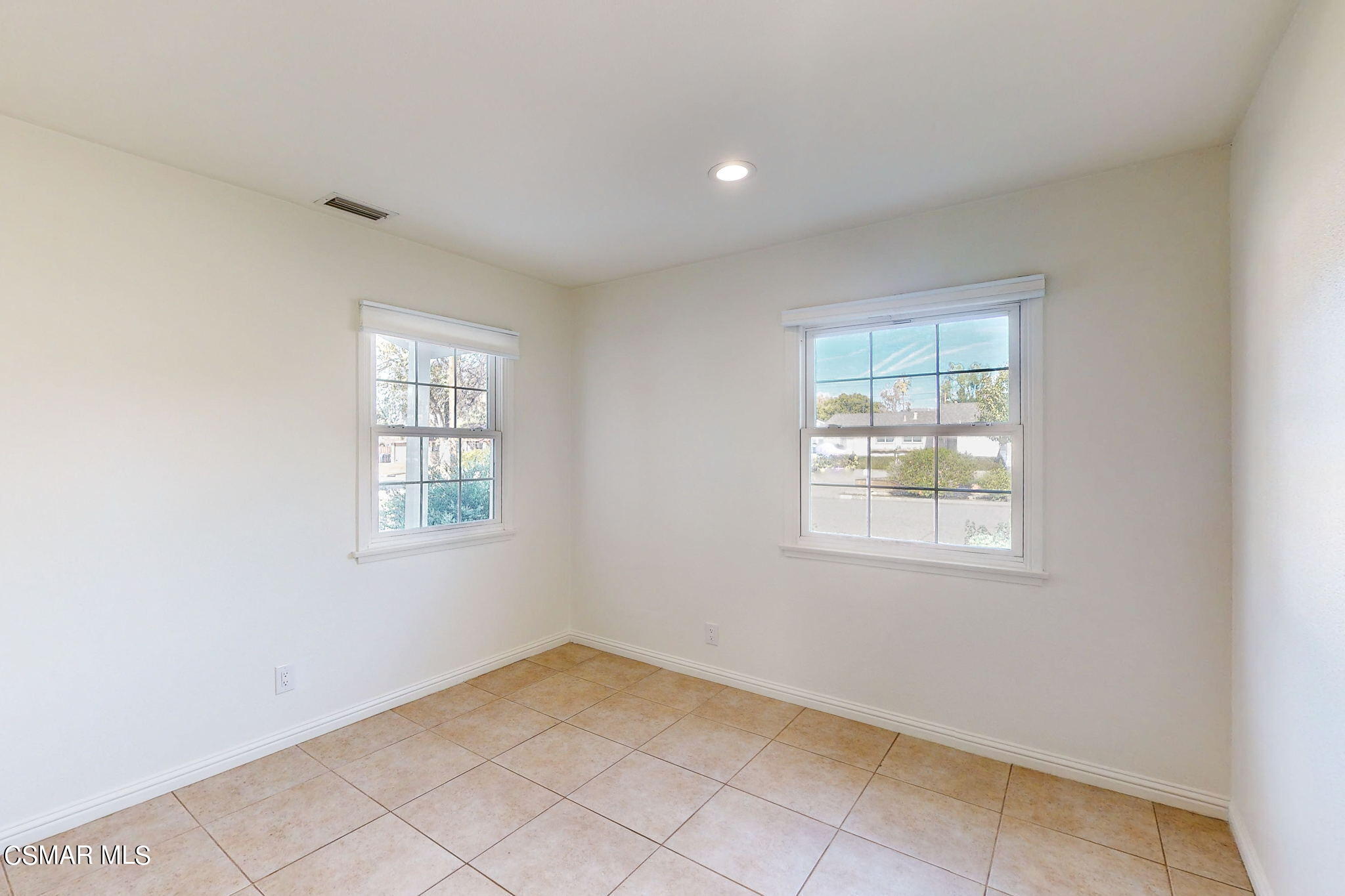 4220 Eileen Street Simi Valley, CA 93063 - Photo 14 of 23 14