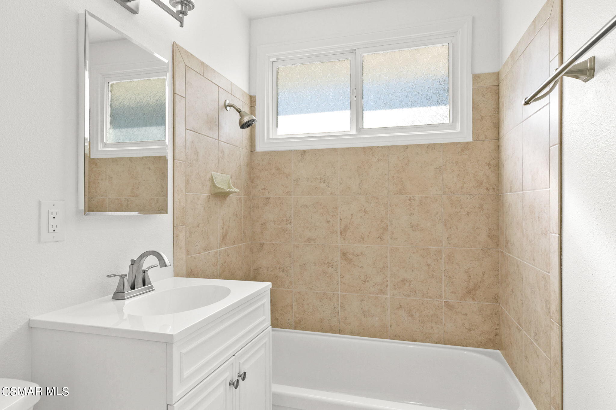 4220 Eileen Street Simi Valley, CA 93063 - Photo 18 of 23 18