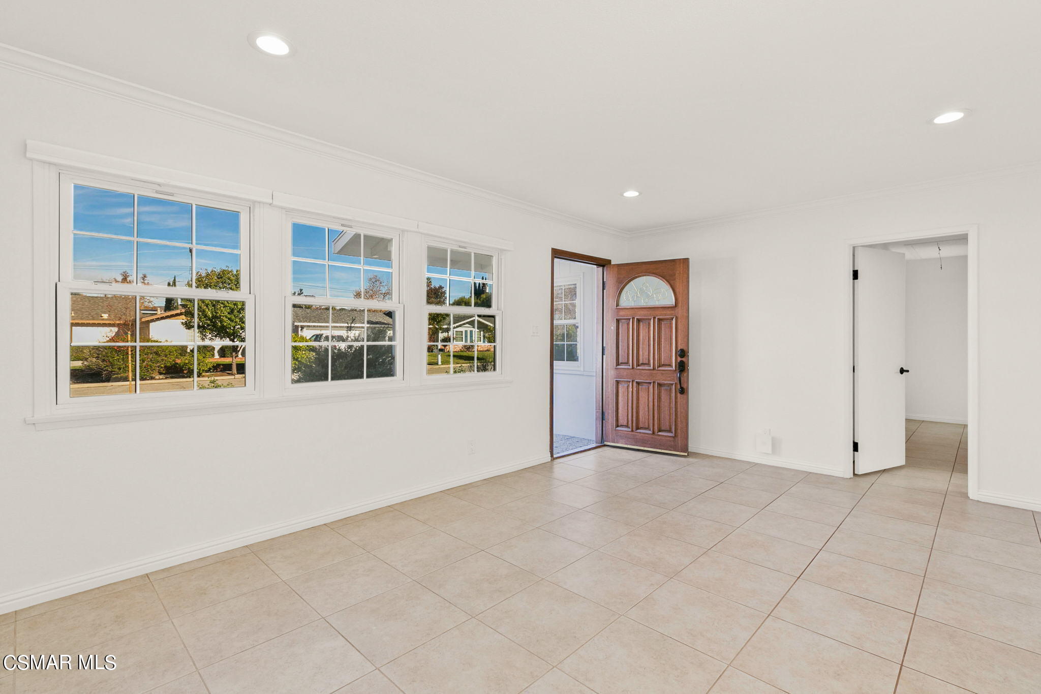 4220 Eileen Street Simi Valley, CA 93063 - Photo 5 of 23 5