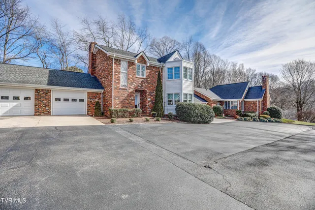 $349,900 | 205 Donegal Way, Unit 205, Bristol, TN 37620