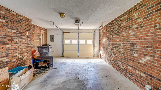 $349,900 | 205 Donegal Way, Unit 205, Bristol, TN 37620