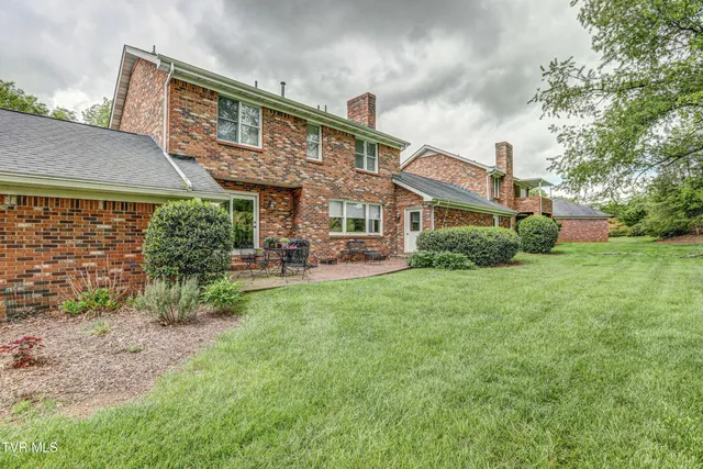 $349,900 | 205 Donegal Way, Unit 205, Bristol, TN 37620