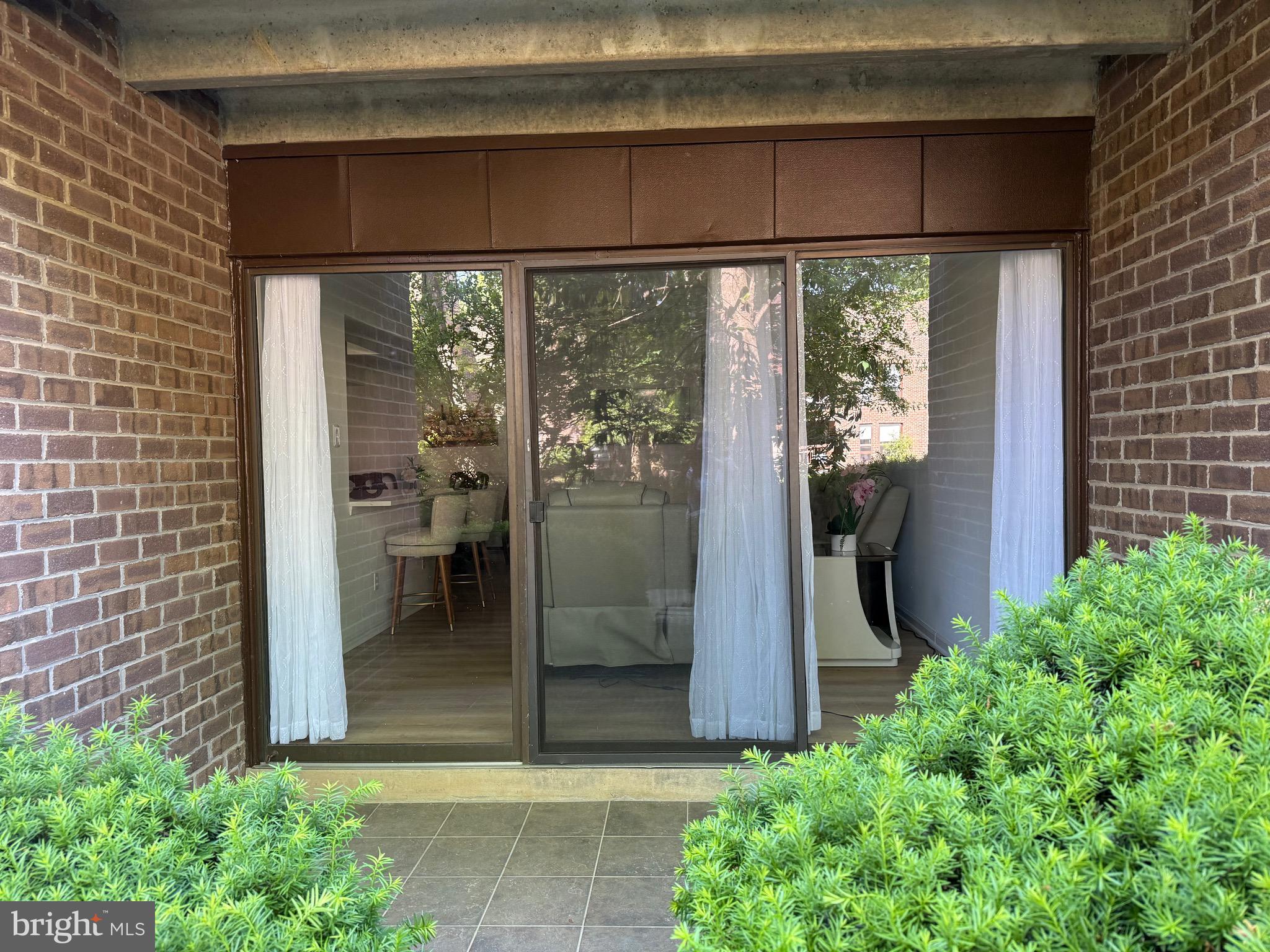 11252 Chestnut Grove Square, Unit 26 Reston, VA 20190 - Photo 4 of 36