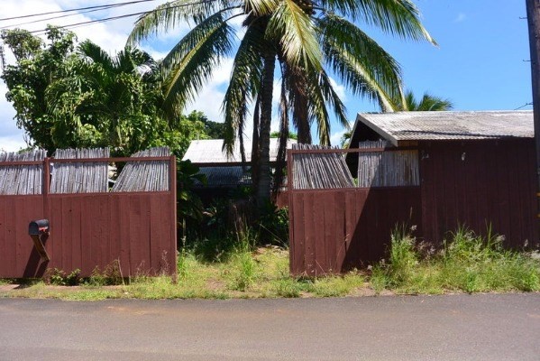 3424 A Poipu Road Koloa, HI 96756 - Photo 10 of 11 a view of a backyard