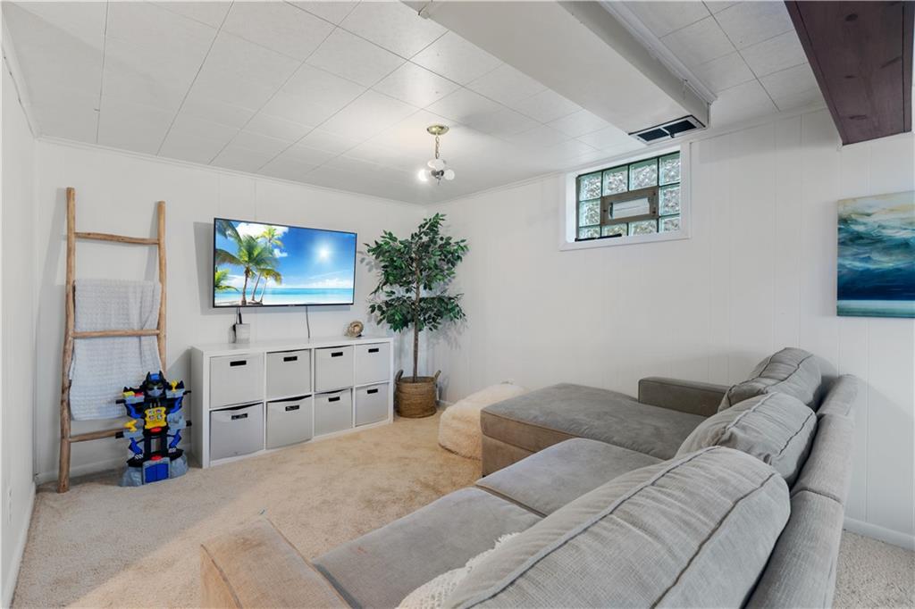 135 Parkedge Road Pittsburgh, PA 15220 - Photo 16 of 17 Gallery Image 16