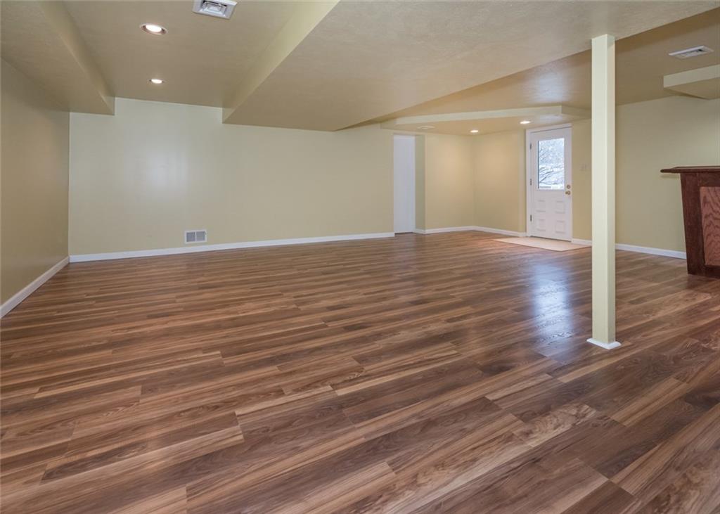 75 Norfolk Drive McKees Rocks, PA 15136 - Photo 17 of 25 Gallery Image 17