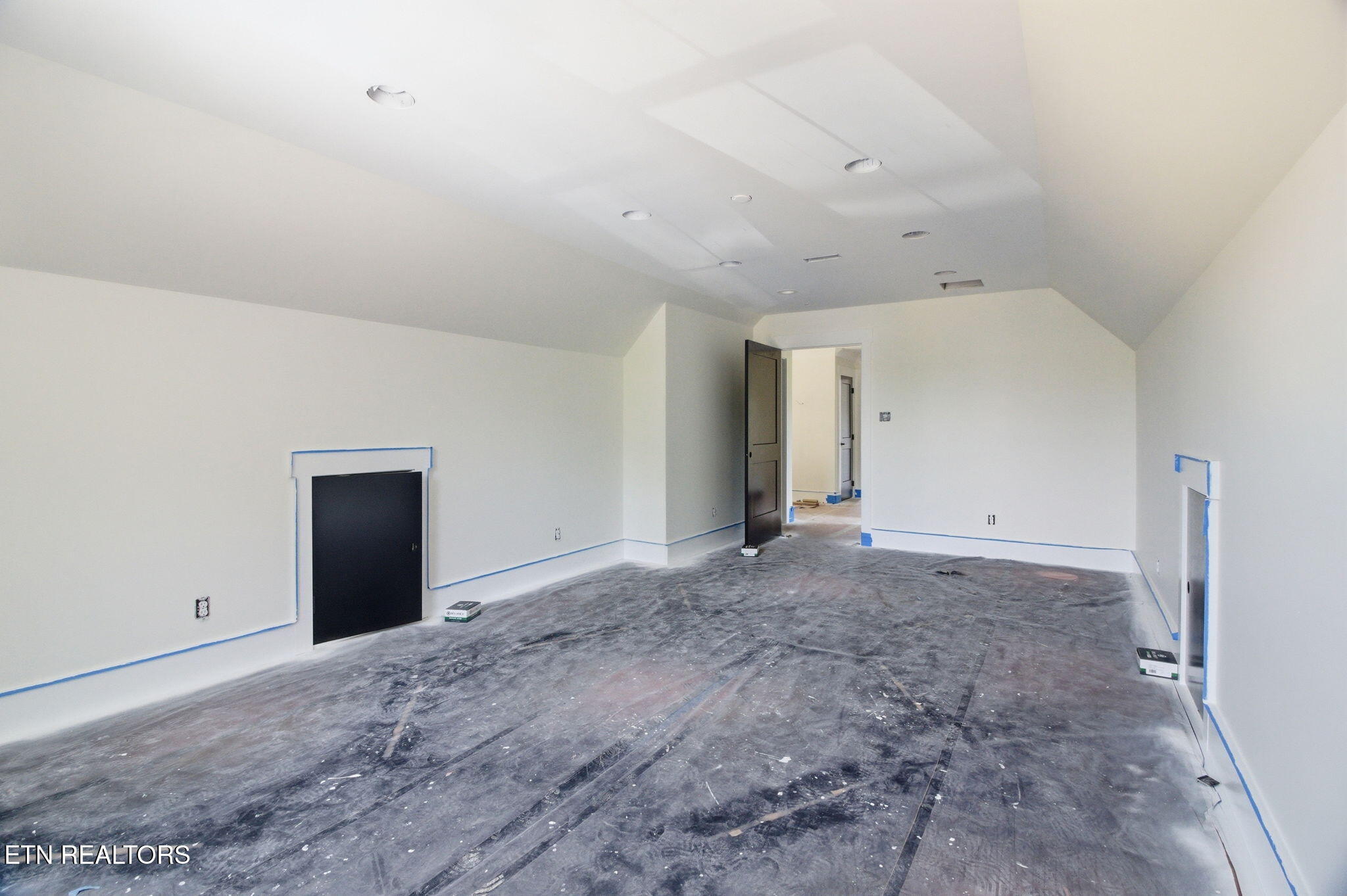467 Laurel Road Clinton, TN 37716 - Photo 22 of 32 467 Laurel Rd_Bonus Room 2