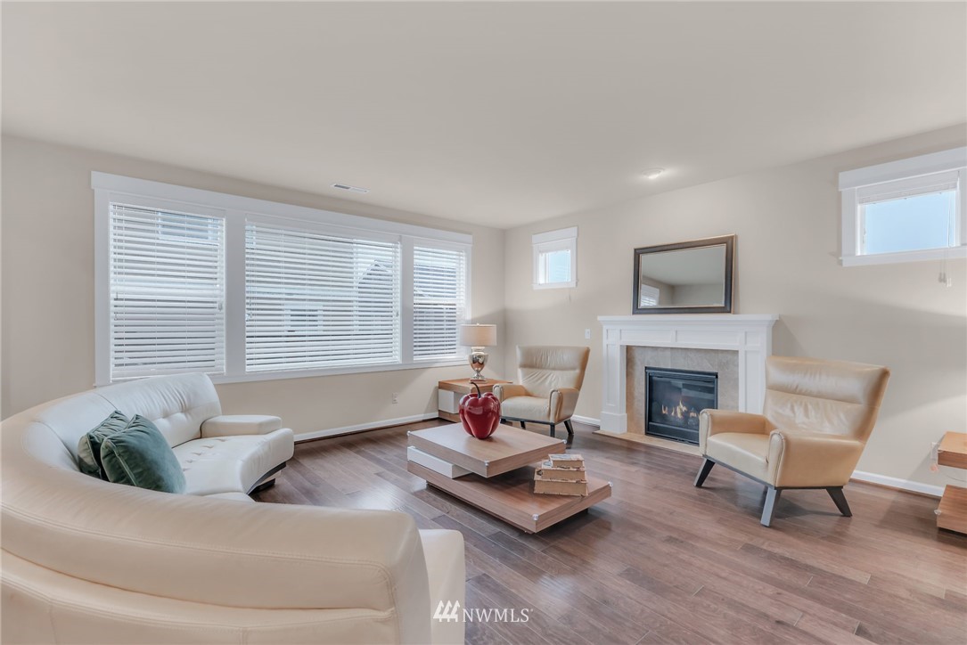 801 Mount Baker Place Northeast Renton, WA 98059 - Photo 12 of 21 Gallery Image 12