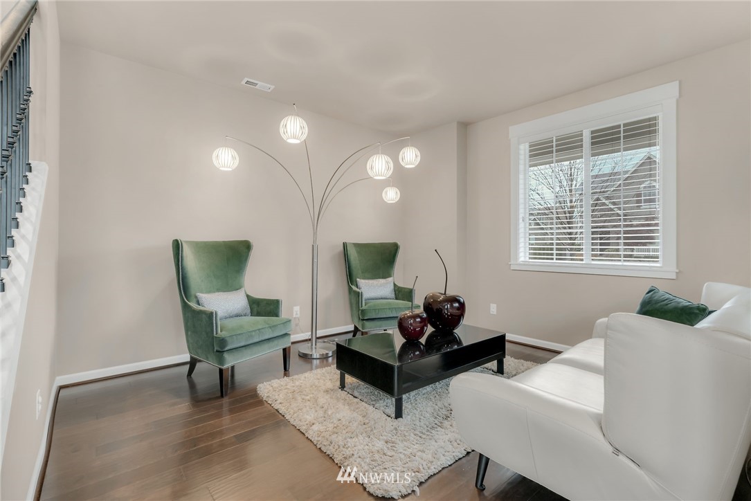 801 Mount Baker Place Northeast Renton, WA 98059 - Photo 5 of 21 Gallery Image 5