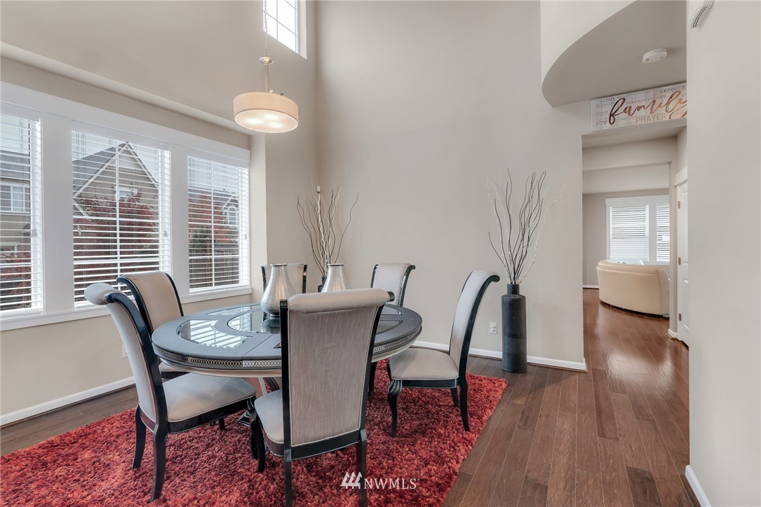 801 Mount Baker Place Northeast Renton, WA 98059 - Photo 6 of 21 Gallery Image 6