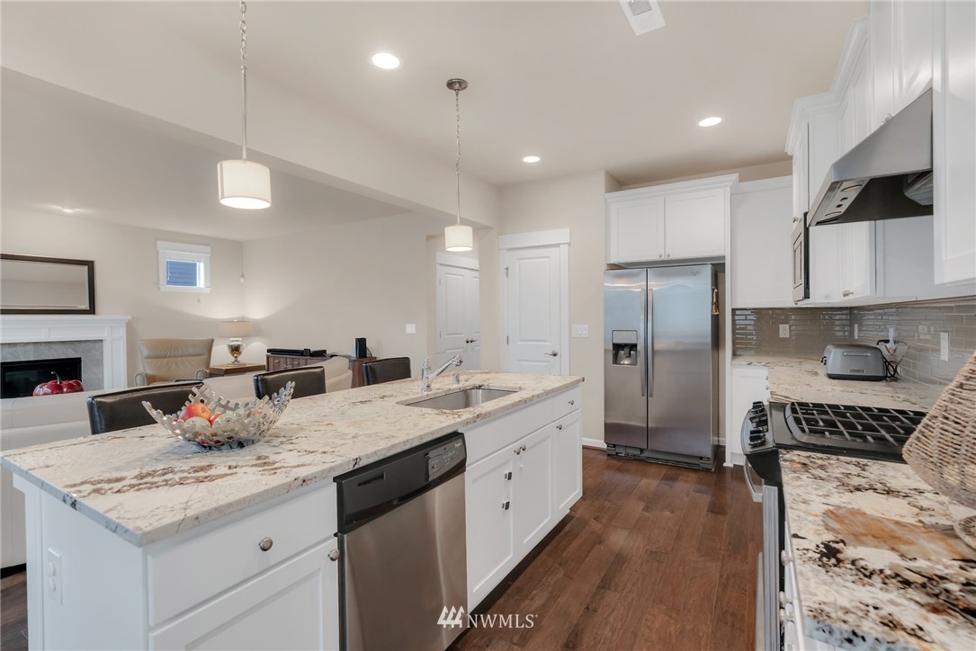 801 Mount Baker Place Northeast Renton, WA 98059 - Photo 9 of 21 Gallery Image 9