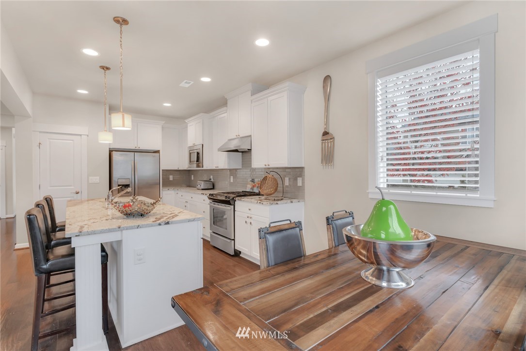 801 Mount Baker Place Northeast Renton, WA 98059 - Photo 10 of 21 Gallery Image 10