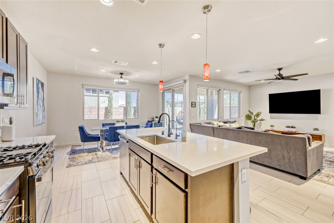 9702 Sapphire Rim Avenue Las Vegas, NV 89148 - Photo 11 of 28