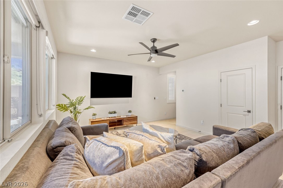 9702 Sapphire Rim Avenue Las Vegas, NV 89148 - Photo 7 of 28