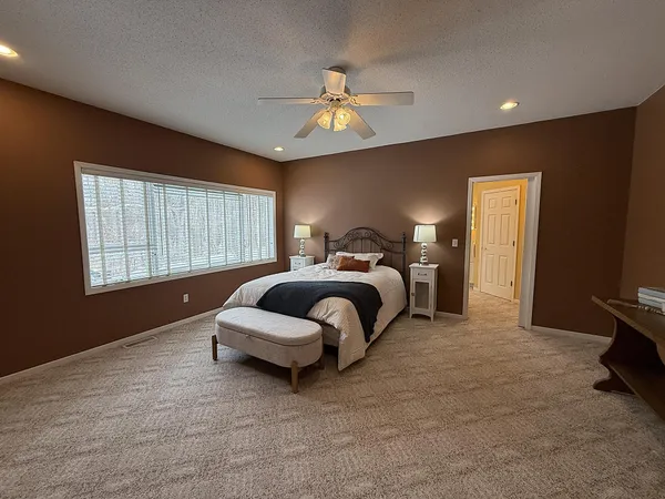 $469,000 | 304 Lynsee Lane, Montevideo, MN 56265