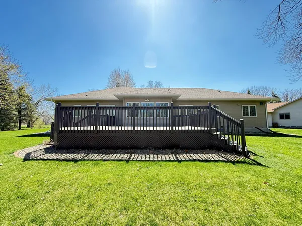 $469,000 | 304 Lynsee Lane, Montevideo, MN 56265