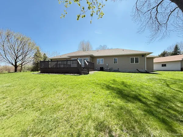 $469,000 | 304 Lynsee Lane, Montevideo, MN 56265