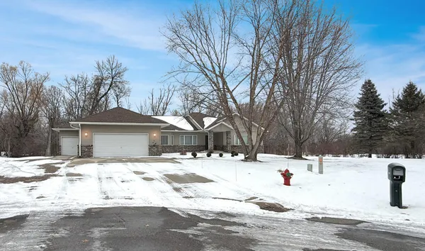 $469,000 | 304 Lynsee Lane, Montevideo, MN 56265