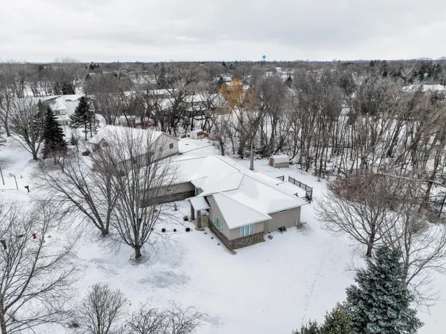 $475,000 | 304 Lynsee Lane, Montevideo, MN 56265