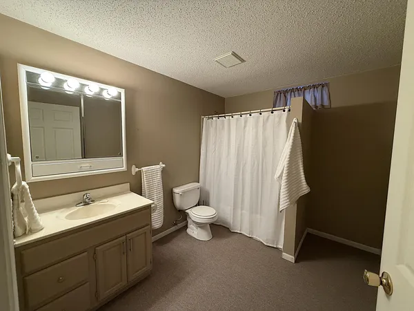 $469,000 | 304 Lynsee Lane, Montevideo, MN 56265