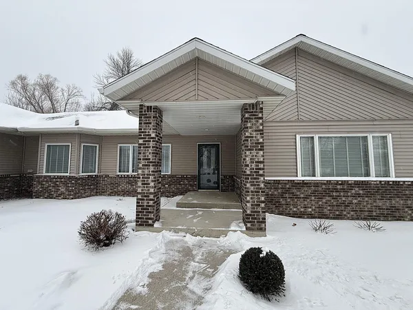 $469,000 | 304 Lynsee Lane, Montevideo, MN 56265