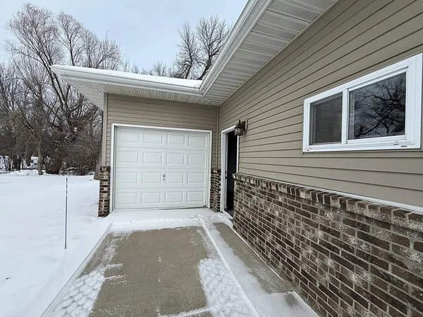 $469,000 | 304 Lynsee Lane, Montevideo, MN 56265