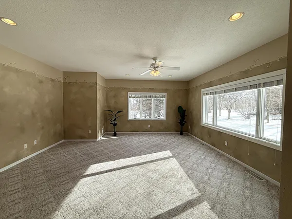 $469,000 | 304 Lynsee Lane, Montevideo, MN 56265