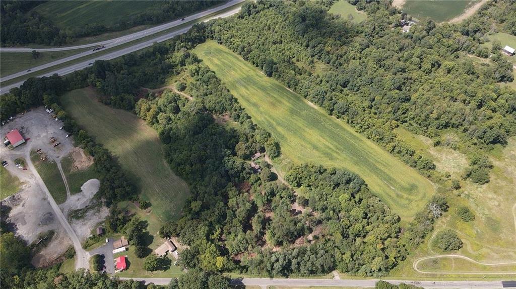 977 Glen Road New Castle, PA 16105 - Photo 20 of 22 a view of a yard