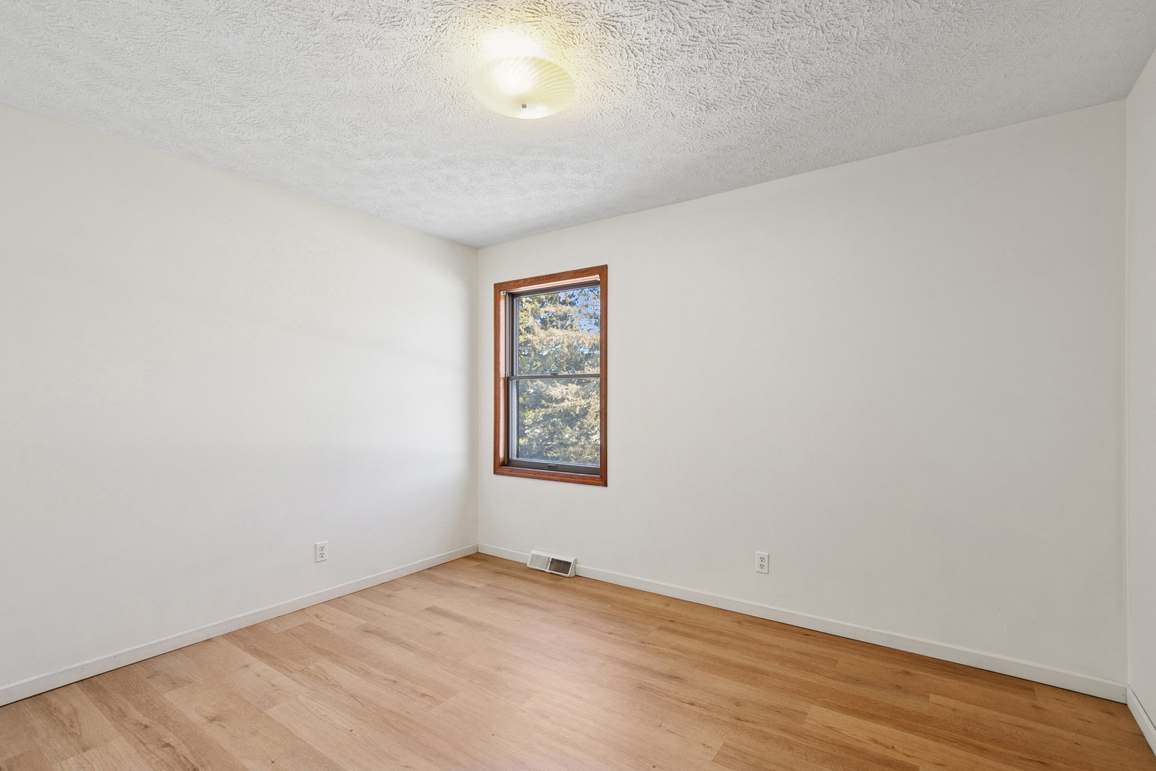 33430 Hunt Club Road Grayslake, IL 60030 - Photo 11 of 18