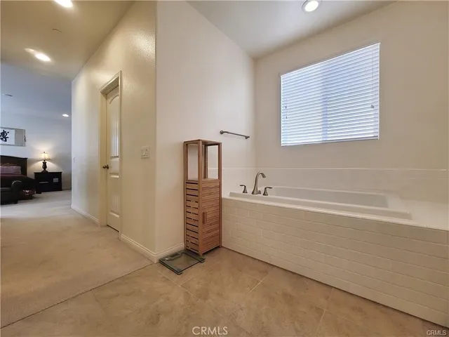 a view of livingroom with furniture