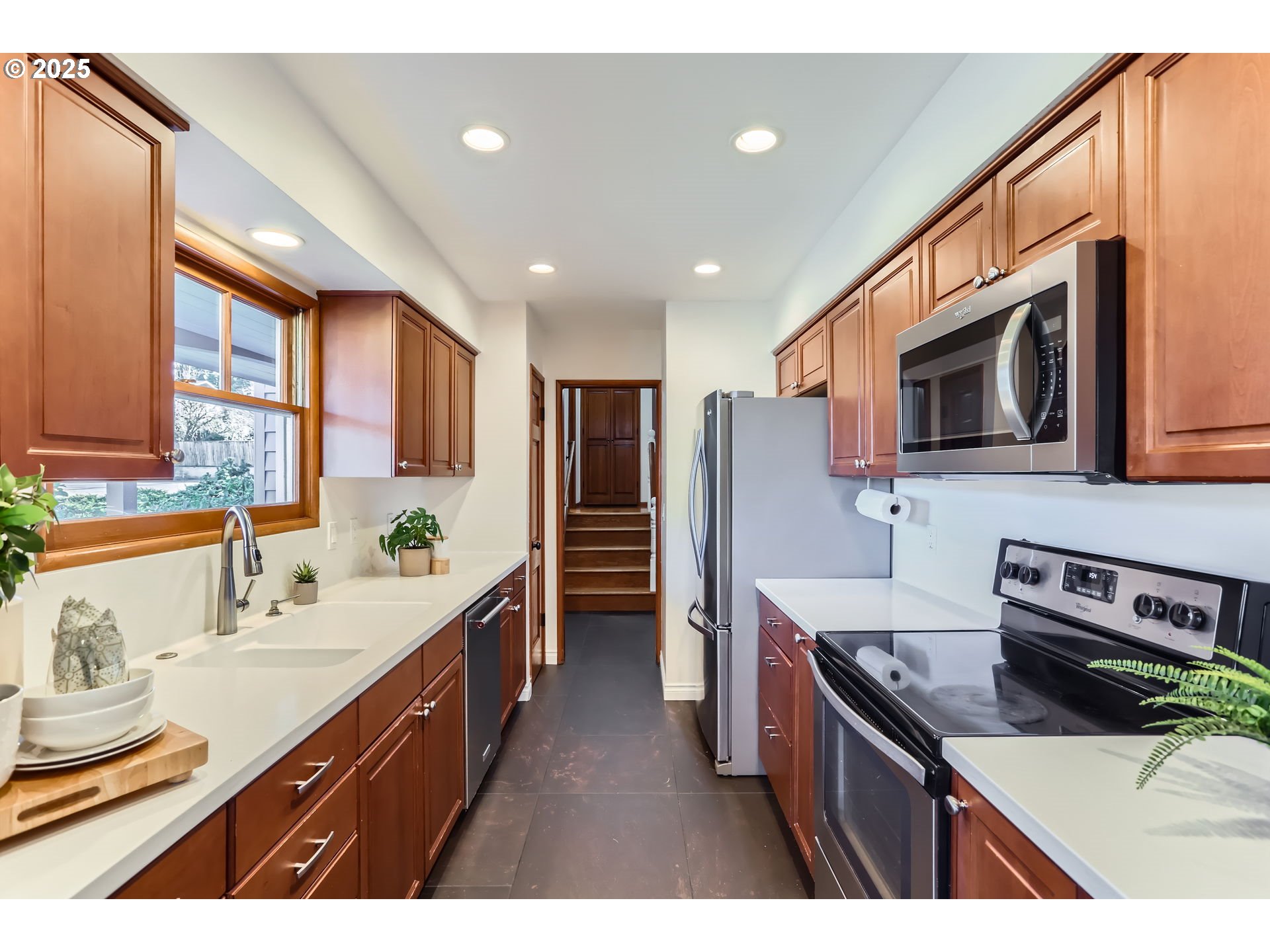 6635 Southwest 34th Avenue Portland, OR 97239 - Photo 12 of 33 Gallery Image 12