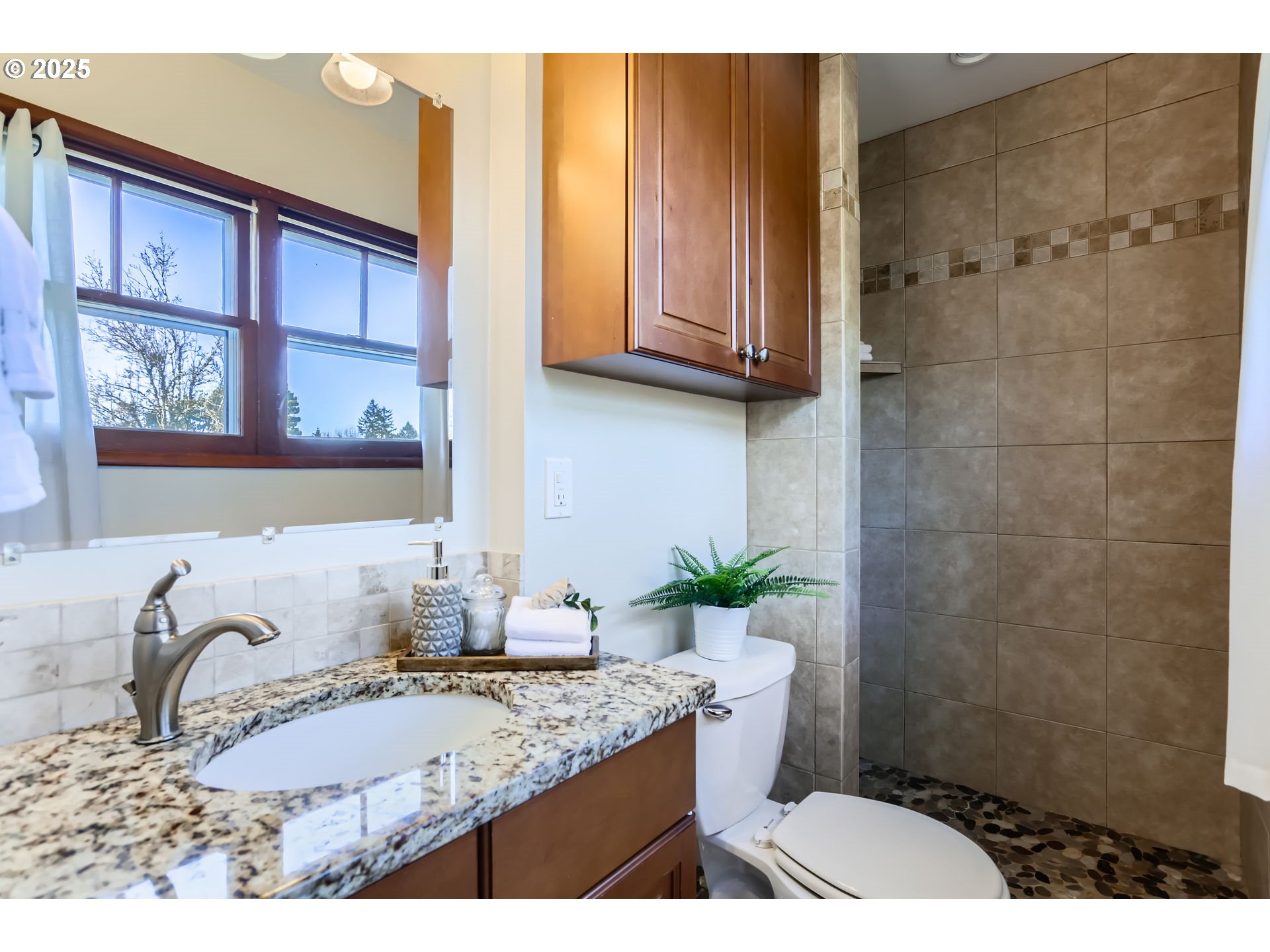 6635 Southwest 34th Avenue Portland, OR 97239 - Photo 16 of 33 Bathroom, Attached