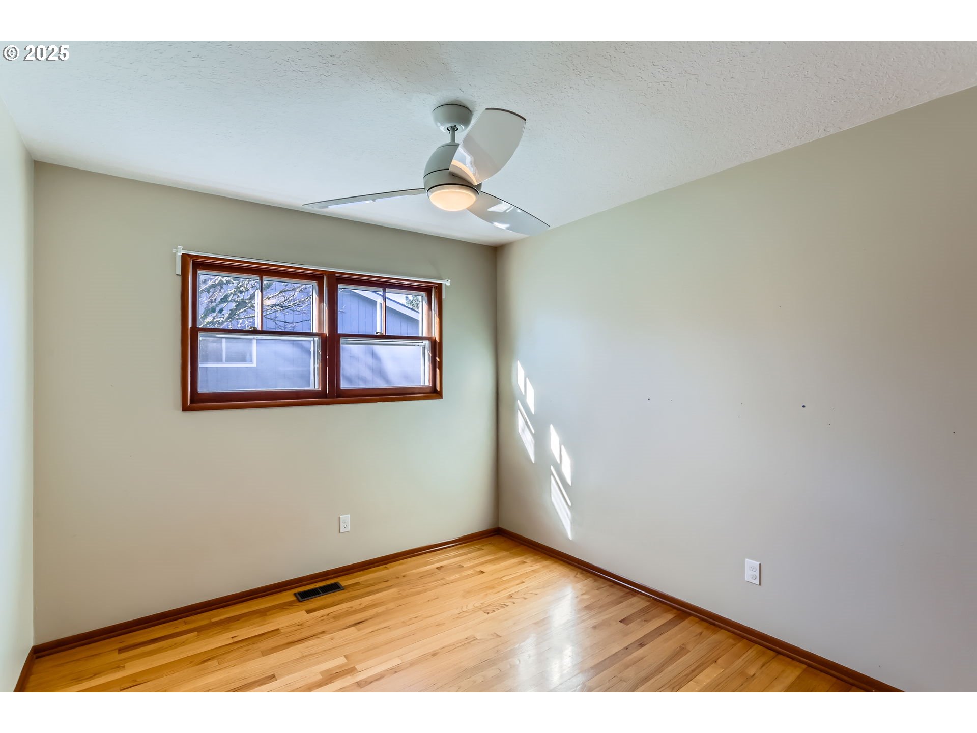 6635 Southwest 34th Avenue Portland, OR 97239 - Photo 17 of 33 Bedroom