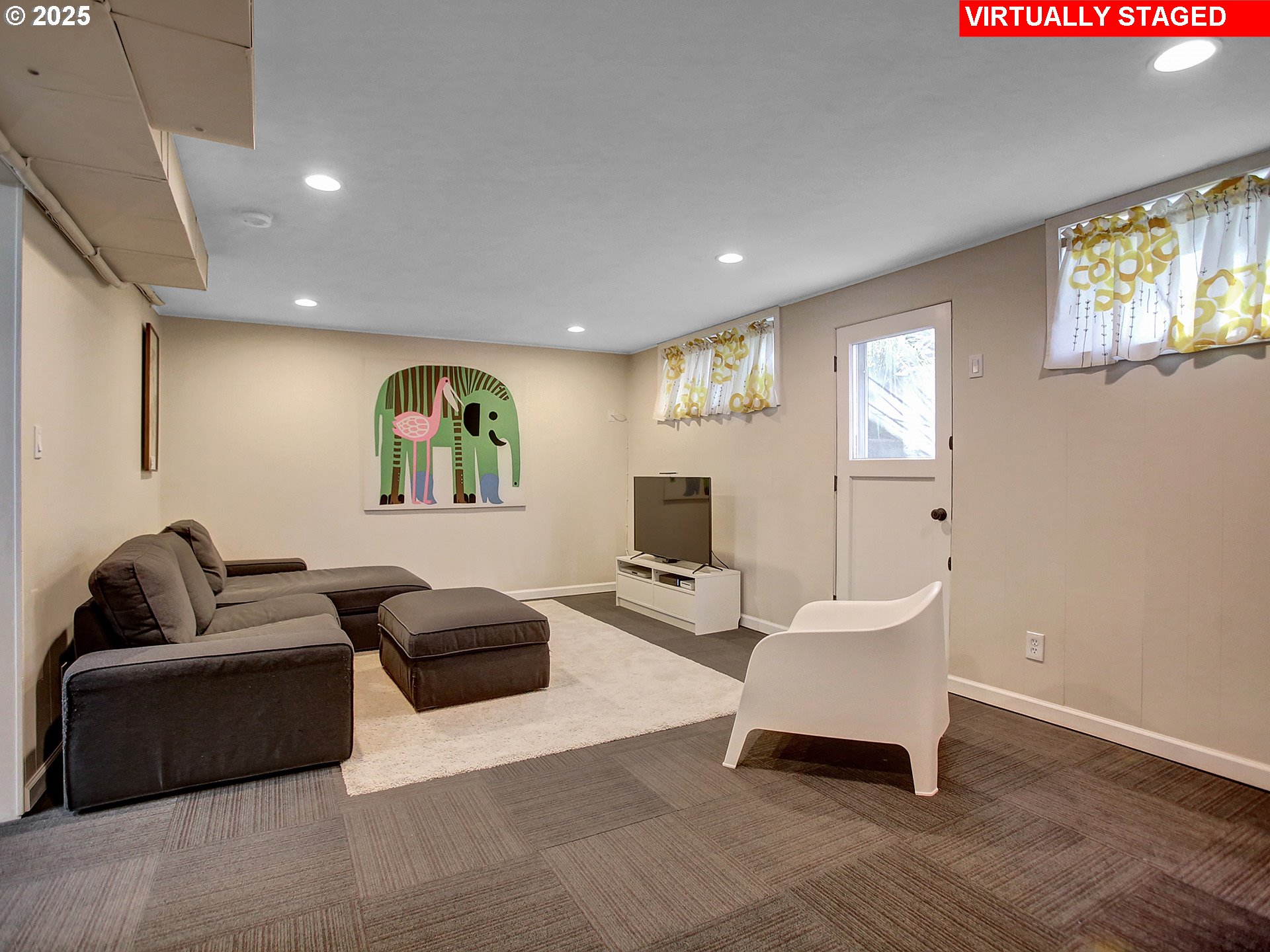 6635 Southwest 34th Avenue Portland, OR 97239 - Photo 20 of 33 Family Room