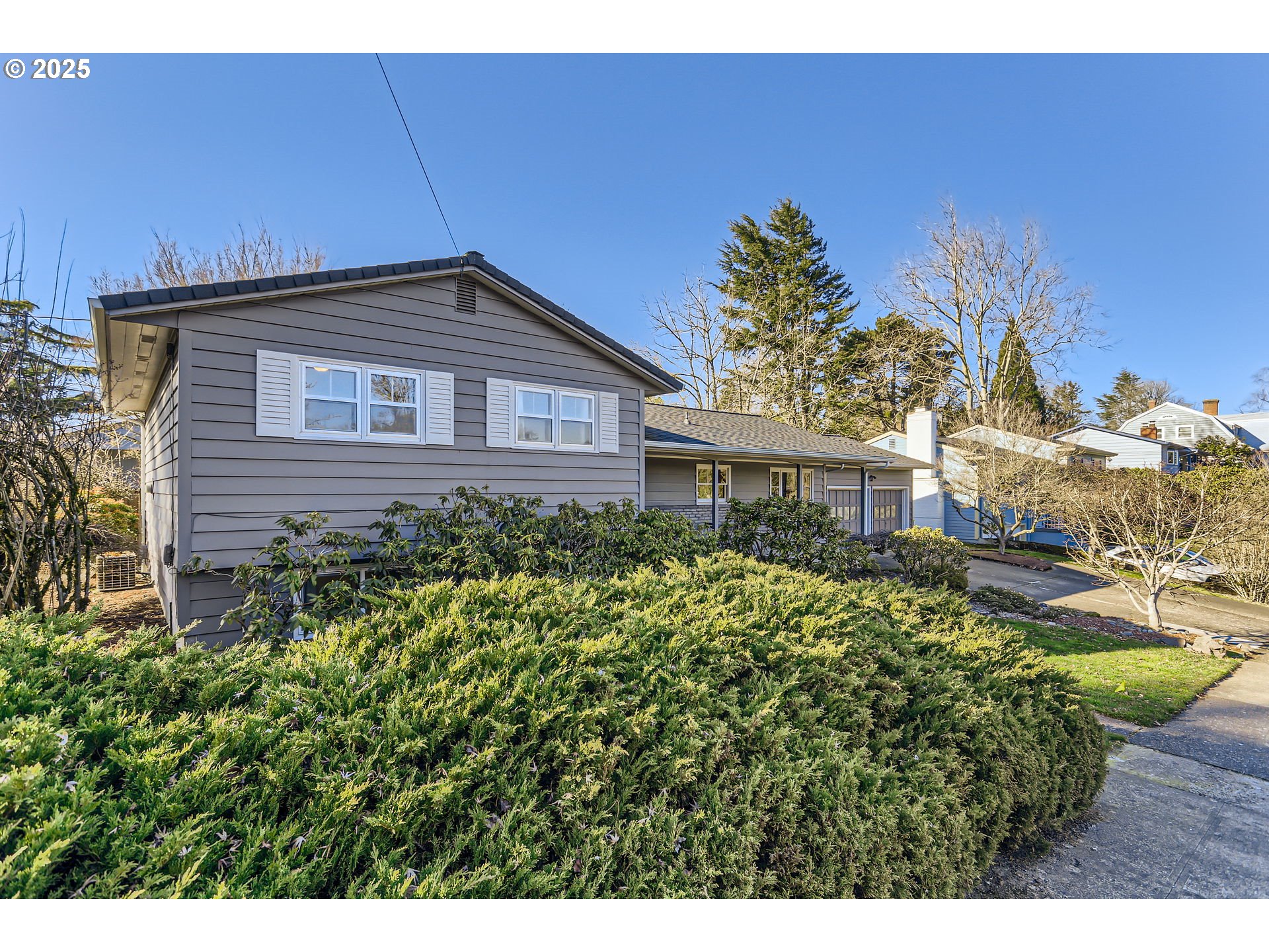 6635 Southwest 34th Avenue Portland, OR 97239 - Photo 2 of 33 Gallery Image 2