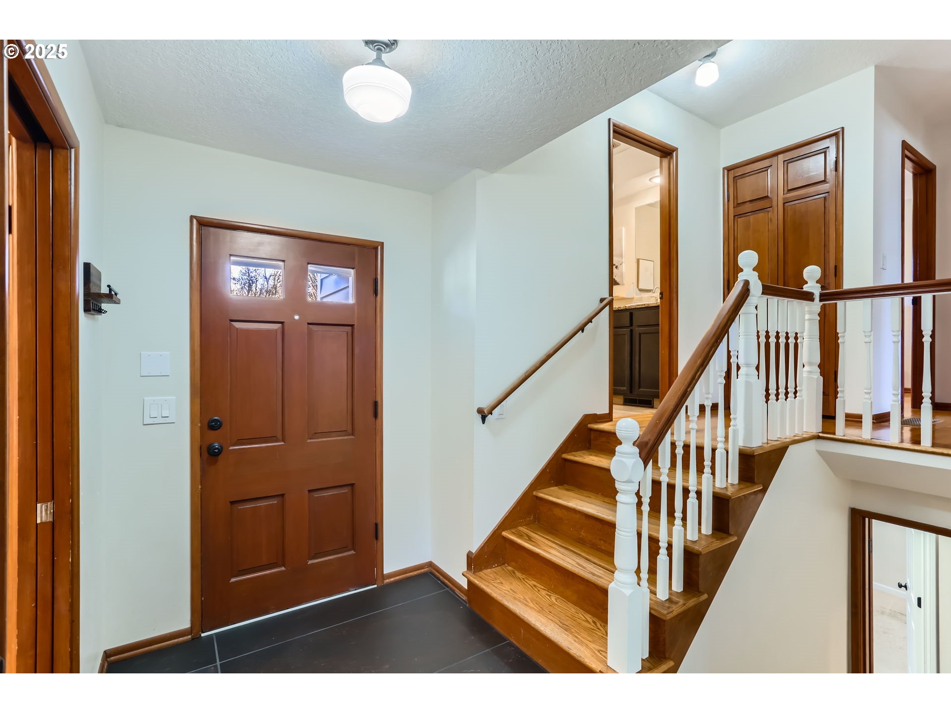 6635 Southwest 34th Avenue Portland, OR 97239 - Photo 4 of 33 Gallery Image 4
