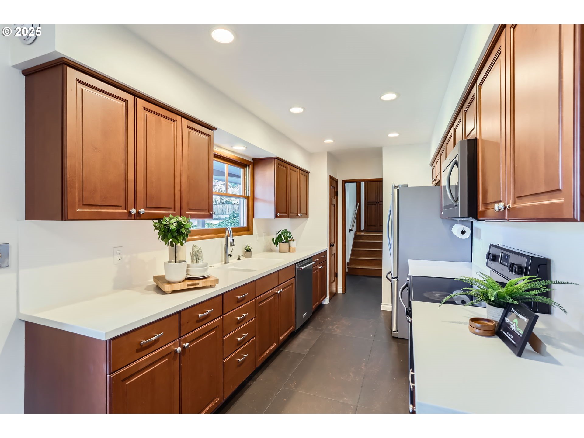6635 Southwest 34th Avenue Portland, OR 97239 - Photo 10 of 33 Gallery Image 10