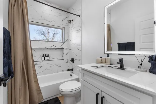 $5,500 | 1509-1511 South Barry Avenue, Dallas, TX 75223