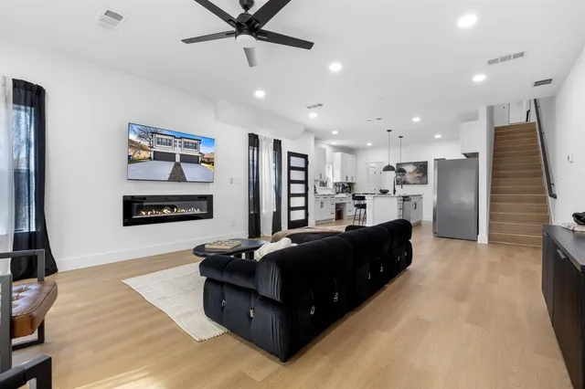 $5,500 | 1509-1511 South Barry Avenue, Dallas, TX 75223