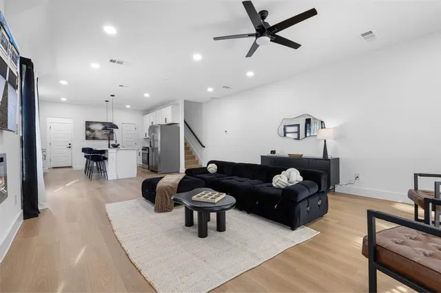 $5,500 | 1509-1511 South Barry Avenue, Dallas, TX 75223