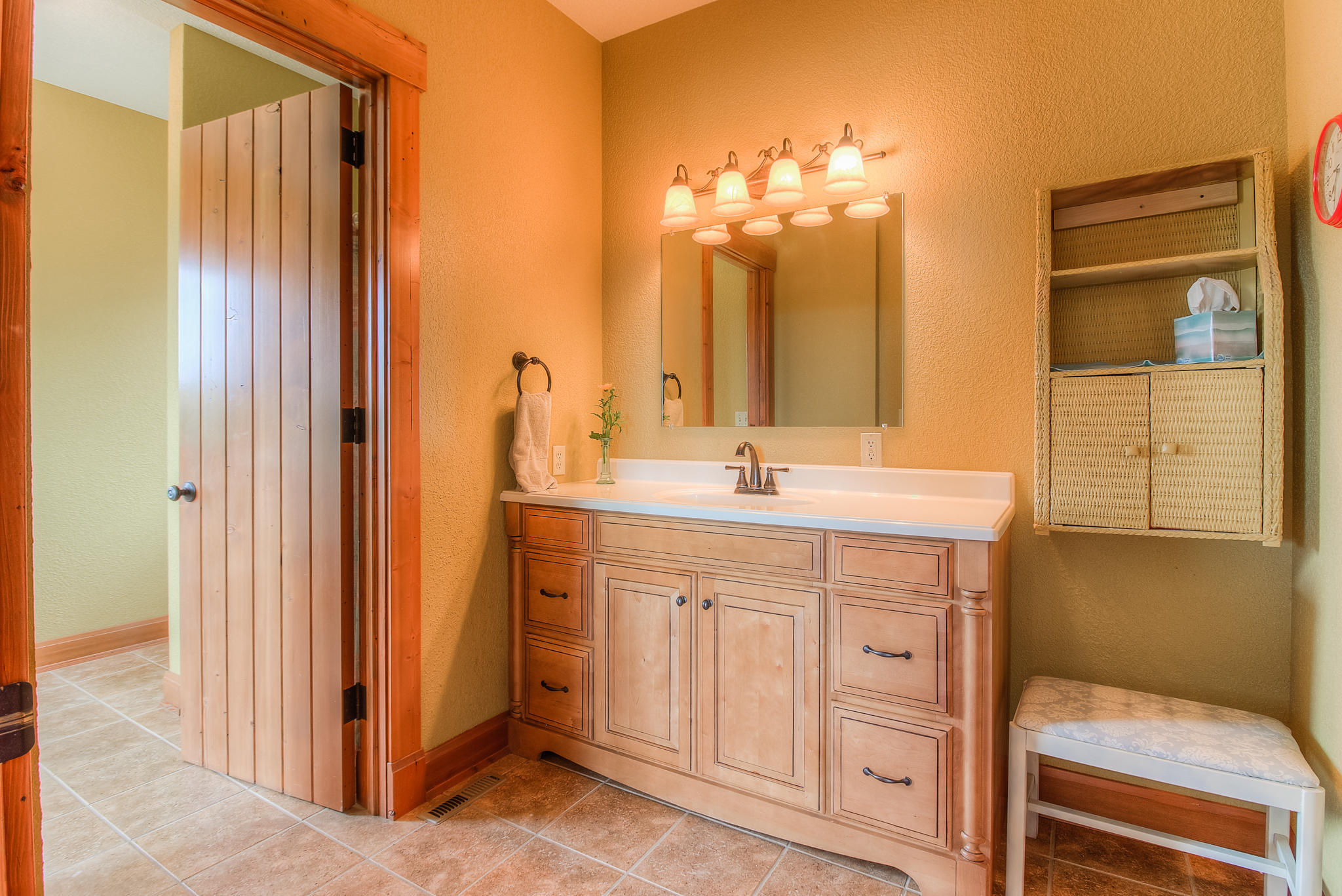 3050 Thacker Road Zillah, WA 98953 - Photo 36 of 64 a bathroom with a double vanity sink and a mirror
