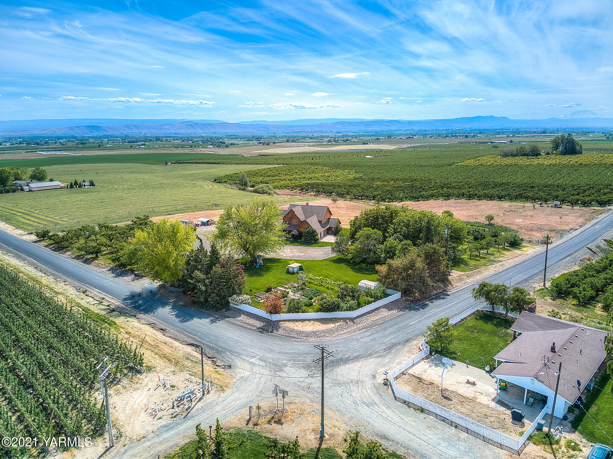 3050 Thacker Road Zillah, WA 98953 - Photo 64 of 64 a view of a street with an ocean view