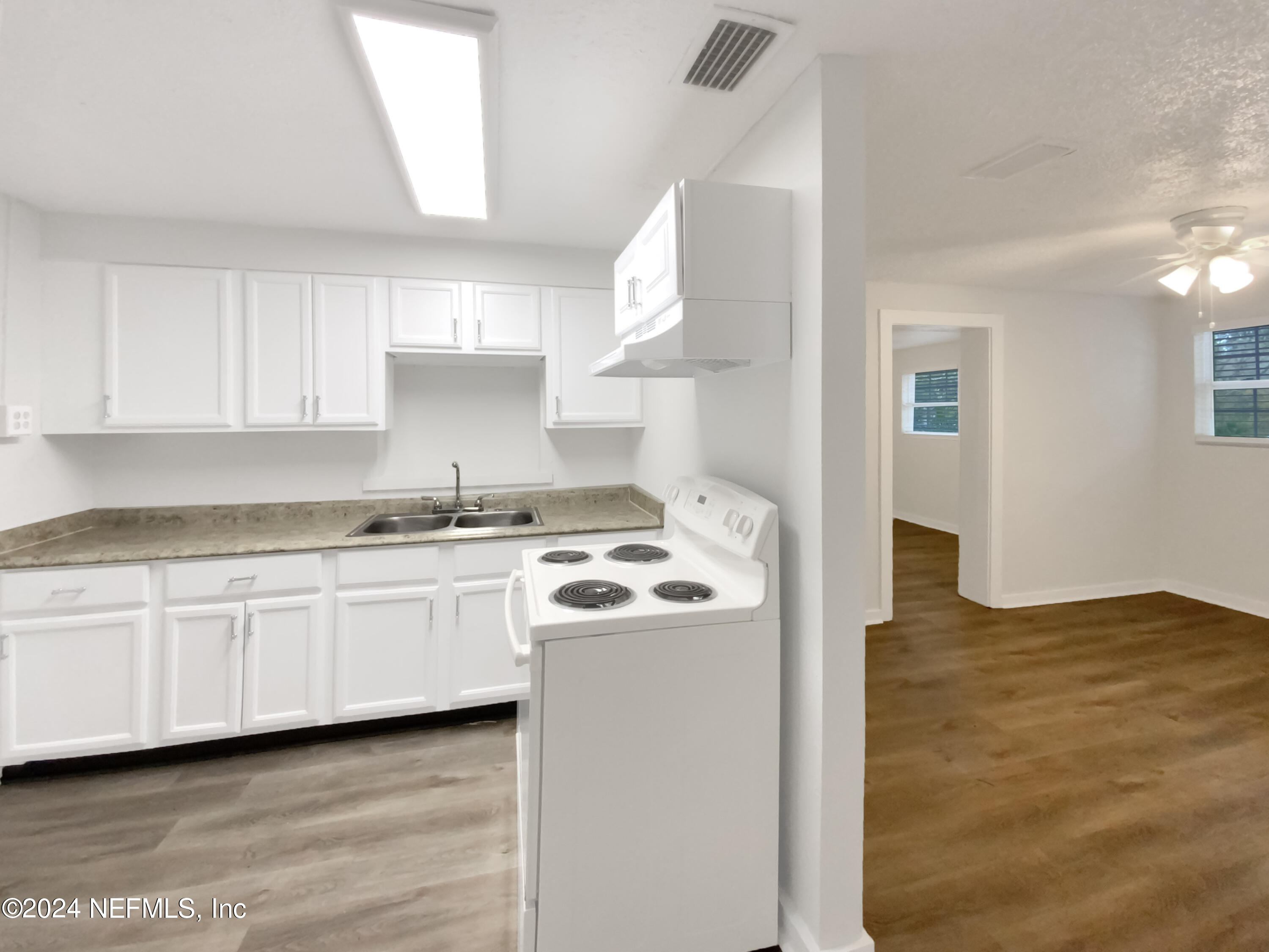 9554 Ridge Boulevard Jacksonville, FL 32208 - Photo 5 of 15 listing_4