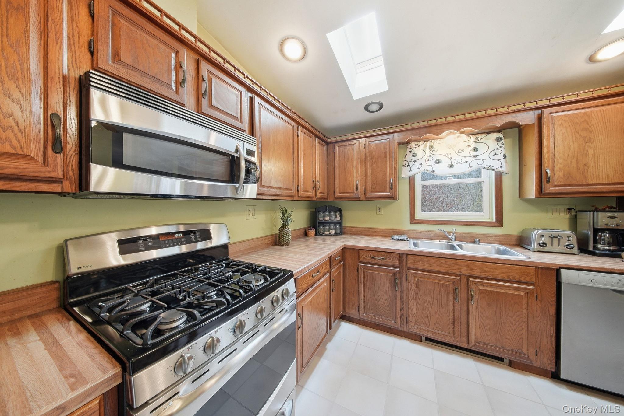 264 Mountain Road Port Jervis, NY 12771 - Photo 7 of 35