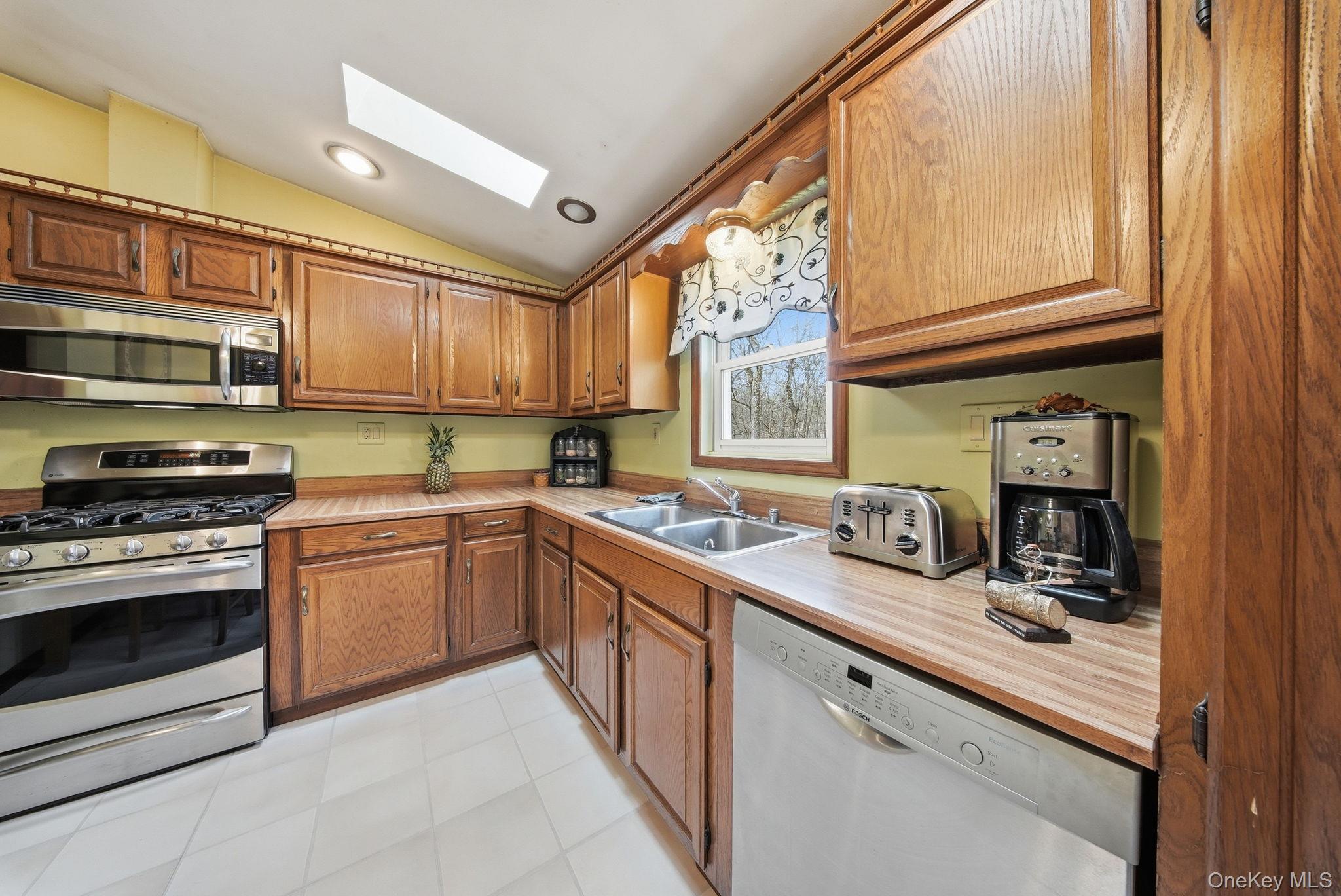 264 Mountain Road Port Jervis, NY 12771 - Photo 8 of 35